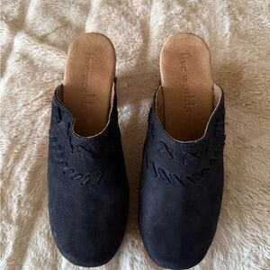 Women's Black Mules